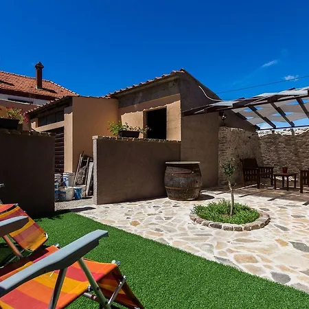 Apartment Kruljac 2br Holiday House